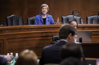 Nghị sĩ Elizabeth Warren cho rằng JPMorgan không nên được cho phép sáp nhập First Republic bởi nó đã quá lớn (Ảnh: Bloomberg)