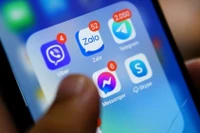 Xu hướng tìm kiếm và tải thêm các ứng dụng nhắn tin khác, cho thấy niềm tin số của người dùng bị tổn thương.