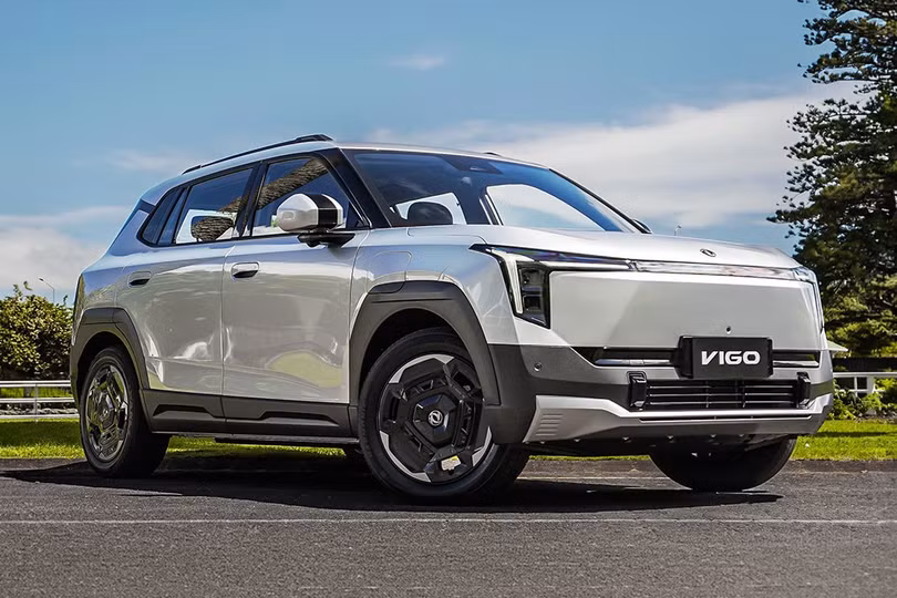 Geely Okavango mang thiết kế SUV cỡ lớn với ngoại hình vuông vức, lưới tản nhiệt cỡ lớn và thân xe kéo dài nhằm tối ưu không gian cho 7 chỗ ngồi. Ảnh: Geely.