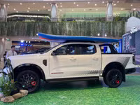 Ranger Stormtrak 2024 có kích thước dài rộng cao tương ứng là 5370 x 1918 x 1884. Thêm đó là khoảng sáng gầm xe lên đến 235 mm giúp xe "bất chấp" mọi địa hình, mọi cung đường khó khăn.