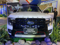 Lưới tản được nhiệt thiết kế mới, đem lại sự mới lạ và độc đáo. Tạo điểm nhấn phía trước của xe được tăng thêm sự mạnh mẽ và cá tính cho Ford Ranger Stormtrak.