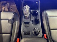 Cần số Điện tử Công nghệ lái Thế Hệ Mới được ứng dụng trên Ranger Stormtrak giúp bạn lái xe an toàn hơn và luôn tự tin kiểm soát chiếc xe của mình.