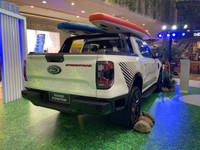 Hệ thống giá đỡ đa năng giúp chở hàng hóa trên thùng xe phía sau sẽ dễ dàng và chắc chắn hơn rất nhiều nhờ hệ thống giá nóc và thanh thể thao đa năng và di chuyển linh hoạt, phù hợp với nhiều kích cỡ chở đồ.