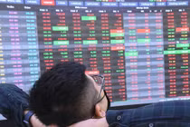 Cổ phiếu VIC, VHM, VRE “lau sàn” sau quyết định bất ngờ của Vingroup