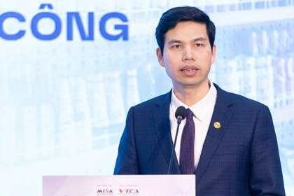 Ông Lê Hồng Quang thông tin về chuỗi gần 100 phiên livestream được tổ chức đồng thời trên fanpage và kênh TikTok MISA eShop