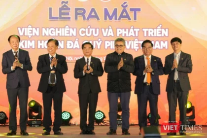 Ứng dụng AI và Blockchain để minh bạch hóa thị trường kim cương, đá quý