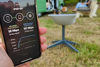 Tốc độ ấn tượng của dịch vụ Internet vệ tinh Starlink (Ảnh: The Verge)