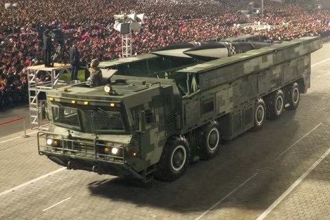 Tên lửa KN-24 tại một cuộc diễu binh ở Bình Nhưỡng. Ảnh: Wforum.