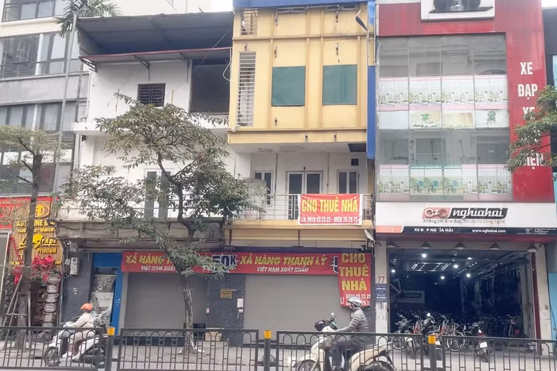 "Đất vàng" Hà Nội phủ biển cho thuê: Vì sao cuối năm vắng khách?