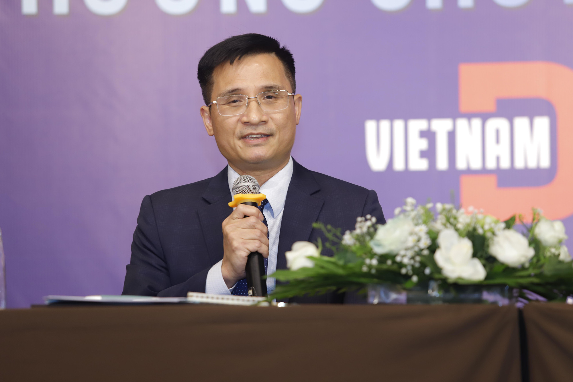 ông Đinh Văn Hải - Trưởng ban điều hành tổ chức VDA 2022 trả lời câu hỏi của báo chí