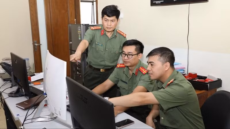 Lực lượng công an triển khai các biện pháp nghiệp vụ để phát hiện và triệt phá các đường dây tội phạm sử dụng công nghệ cao.jpg