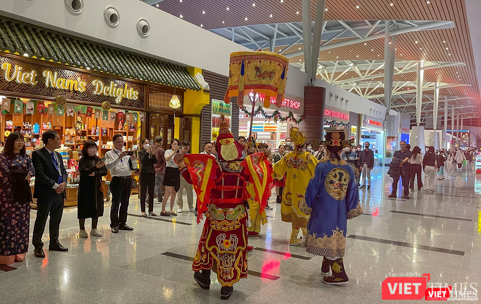 Các nghệ sĩ trình diễn tại nhà ga quốc tế