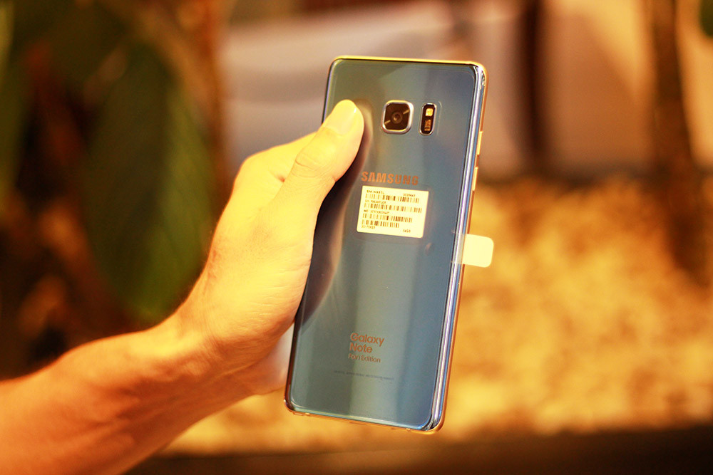Cận cảnh Galaxy Note 7 tân trang đầu tiên về Việt Nam, giá 15 triệu đồng ảnh 9