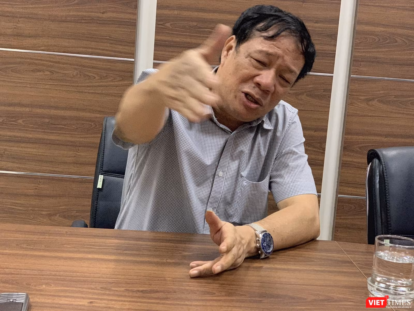 Cách trao đổi của ông Ngô Nhật Phương tỏ ra khá thẳng thắn và có phần hào sảng. Cách trao đổi của ông Ngô Nhật Phương tỏ ra khá thẳng thắn và có phần hào sảng.