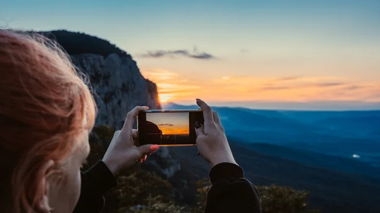 chup anh bang iPhone - Gettty Images.jpg