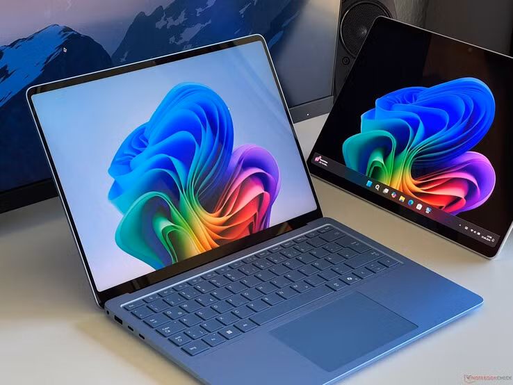 Microsoft Surface 7. Ảnh: LaptopNow