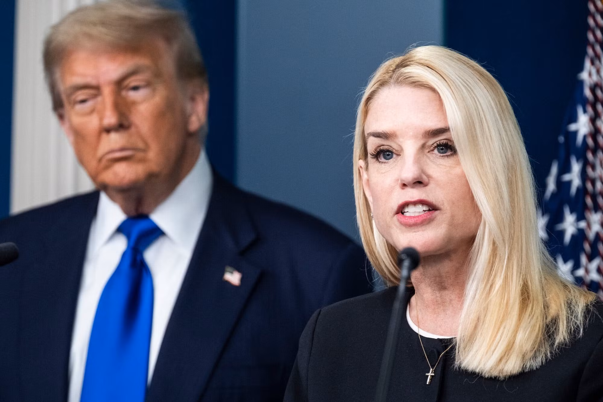 Bo truong Tu phap My Pam Bondi - New York Times.jpg