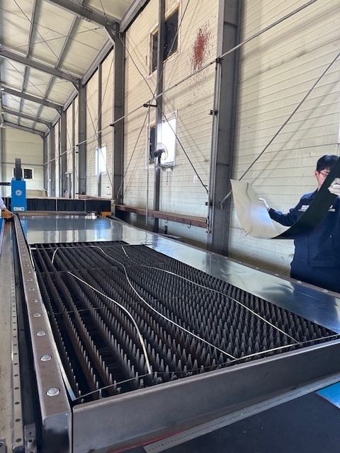 Nhà máy chuyên gia công hệ thống ống điều hòa tàu bằng máy cắt laze