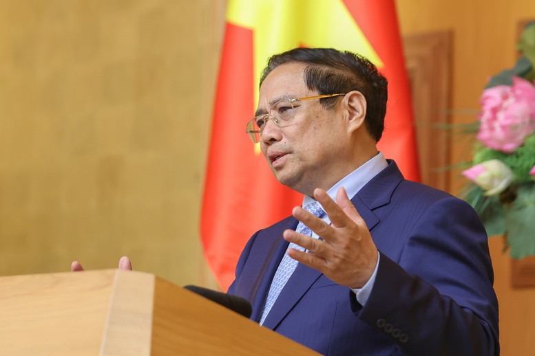 Thủ tướng dành thời gian chia sẻ với các đại biểu về những mục tiêu, định hướng, tầm nhìn, chiến lược, các thành tựu quan trọng, toàn diện đã đạt được, các hành động, nhiệm vụ, giải pháp lớn, trọng tâm mà Việt Nam đang tiếp tục triển khai. Ảnh: VGP/Nhật Bắc