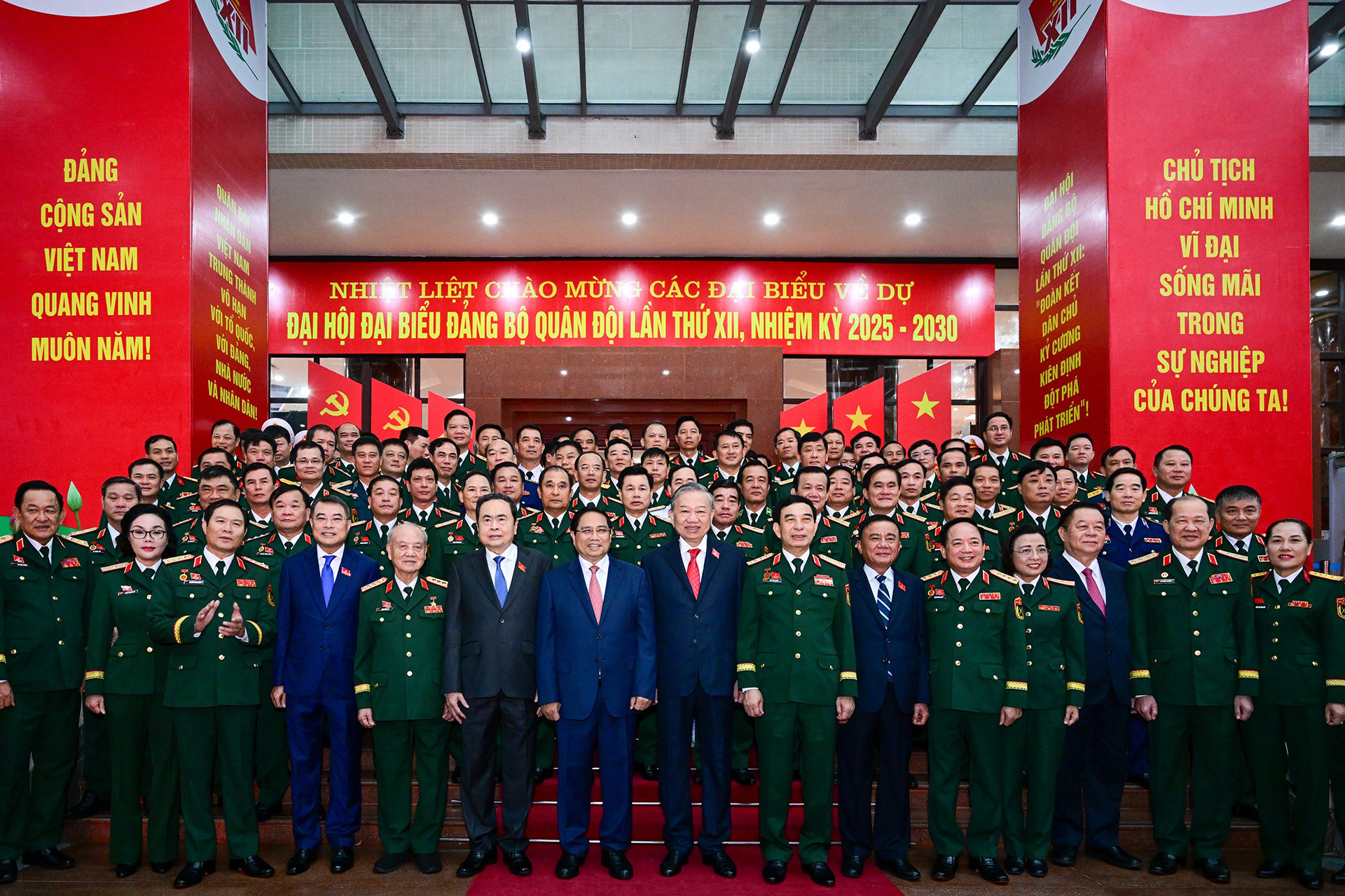 Tổng Bí thư Tô Lâm và lãnh đạo Đảng, Nhà nước, Quân ủy Trung ương, Bộ Quốc phòng dự đại hội