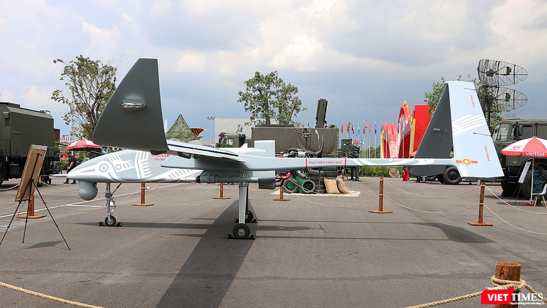 Khám phá công nghệ các UAV tác chiến, tên lửa Scud-B và dàn khí tài khủng của QĐND Việt Nam