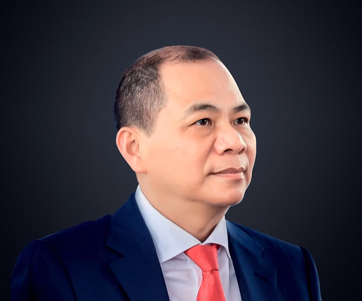 Chủ tịch tập đoàn Vingroup được Forbes (Mỹ) công nhận tỷ phú từ năm 2013. Trong 10 năm qua, ông Vượng liên tục giữ vị trí người giàu nhất Việt Nam trong bảng xếp hạng tỷ phú thế giới