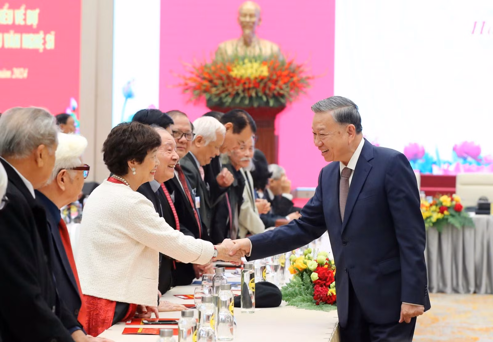 Tổng Bí thư Tô Lâm tại buổi gặp mặt các đại biểu văn nghệ sĩ ngày 30-12-2024. Ảnh: Trần Huấn