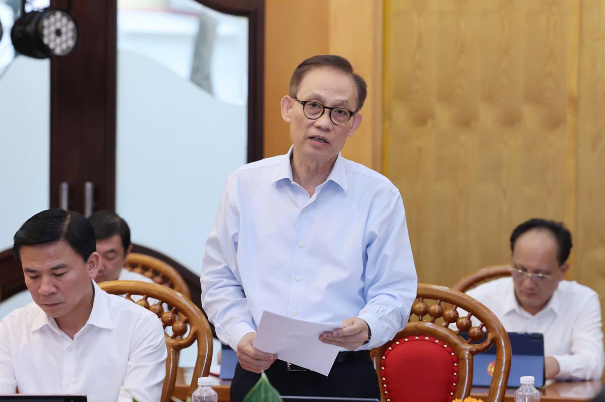 Đồng chí Lê Hoài Trung, Bí thư Trung ương Đảng, Chánh Văn phòng Trung ương Đảng phát biểu tại buổi làm việc.