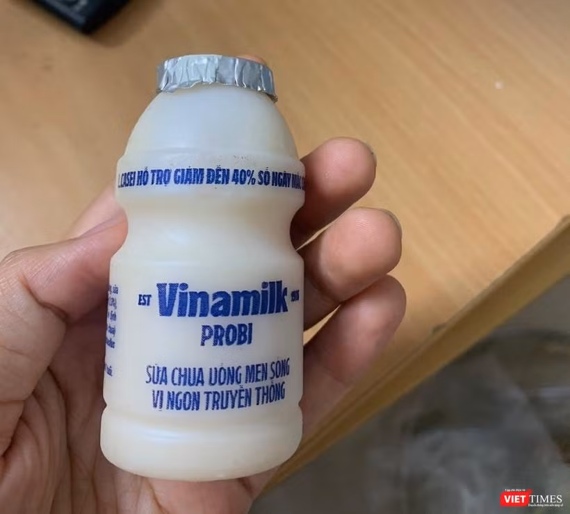 Trên bao bì sản phẩm có ghi hỗ trợ “giảm đến 40% số ngày mắc cảm cúm". Ảnh: Thu Thủy.