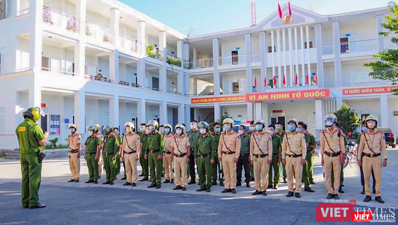 Lực lượng công an ra quân tuần tra kiểm soát, xử lý các trường hợp ra đường không đúng mục đích