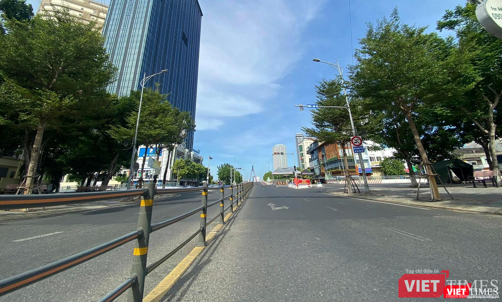 Đường Lê Duẩn hướng về cầu sông Hàn