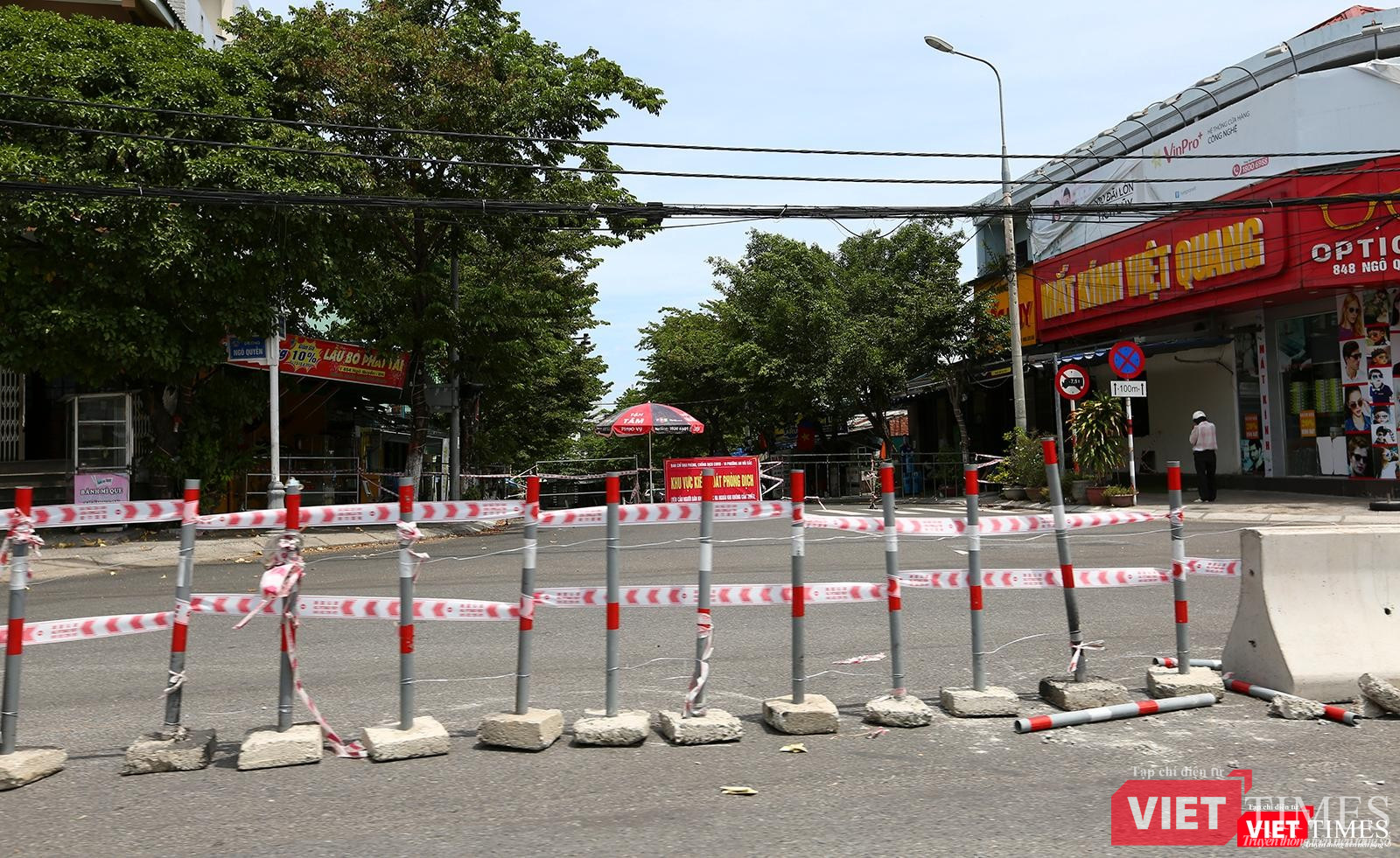 đường nhánh dẫn về khu dân cư 2 bên đường Ngô Quyền bị chốt chặn