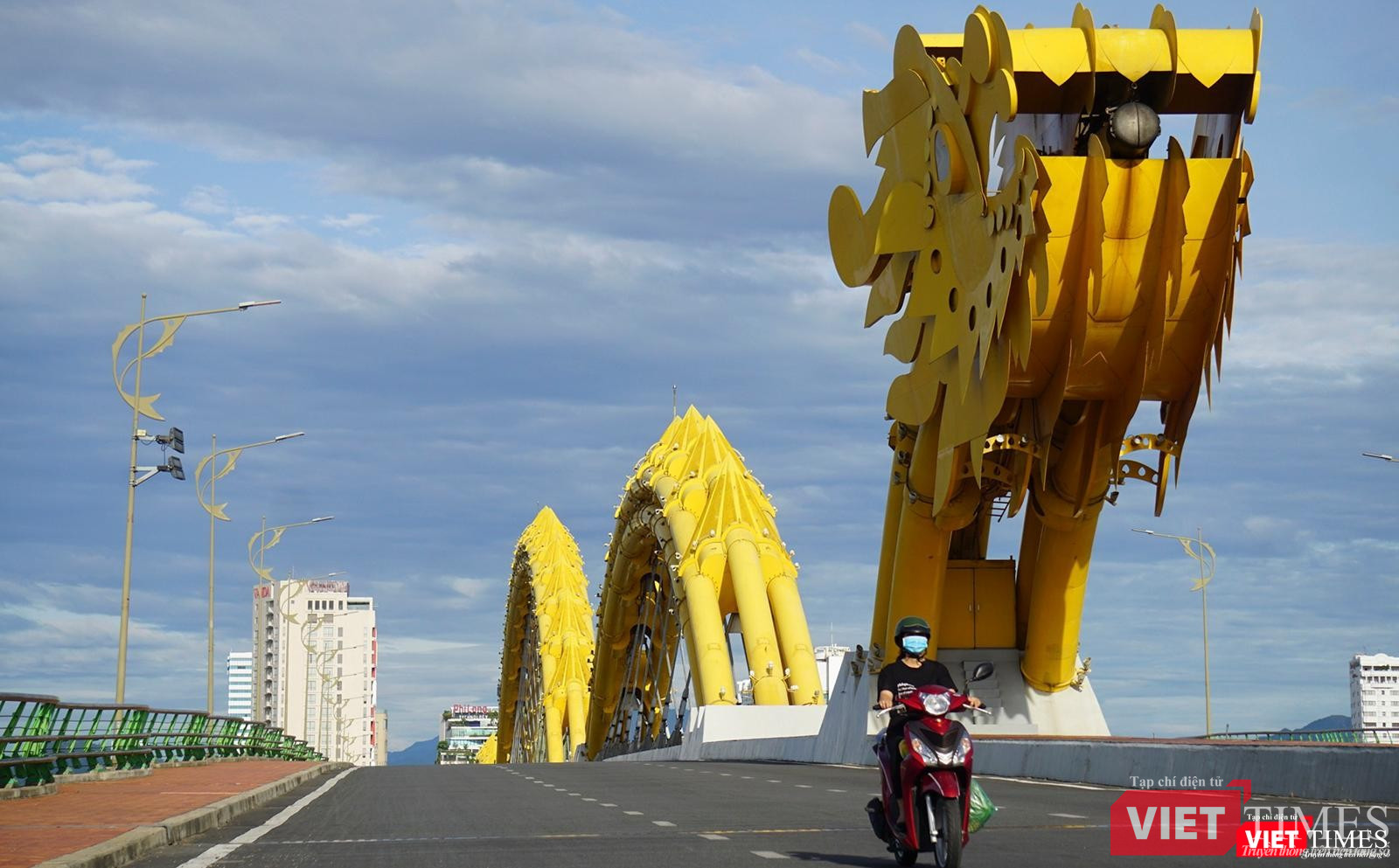 Cầu Rồng ngày 15/8