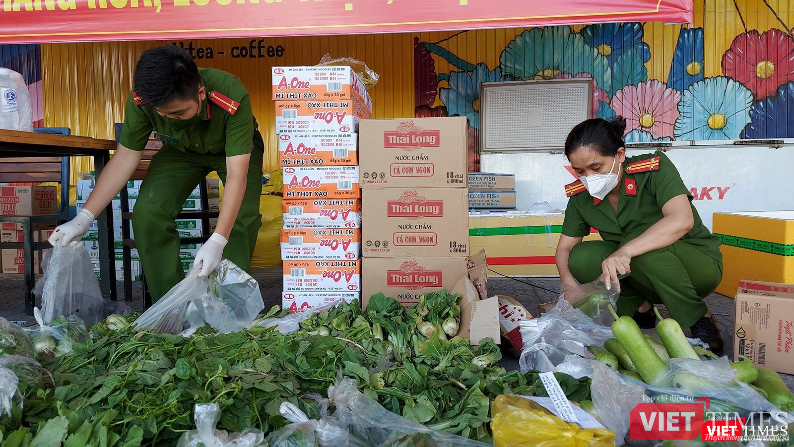 Rau xanh và các loại thực phẩm đều đảm bảo nguồn gốc xuất xứ và bảo quản đảm bảo chất lượng