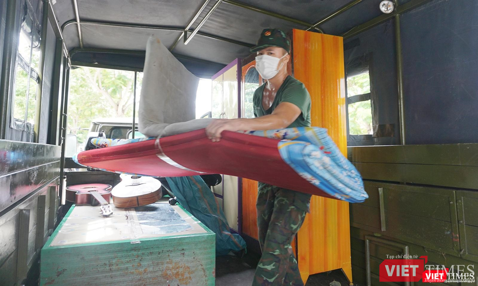 Và vận chuyển đi nơi khác