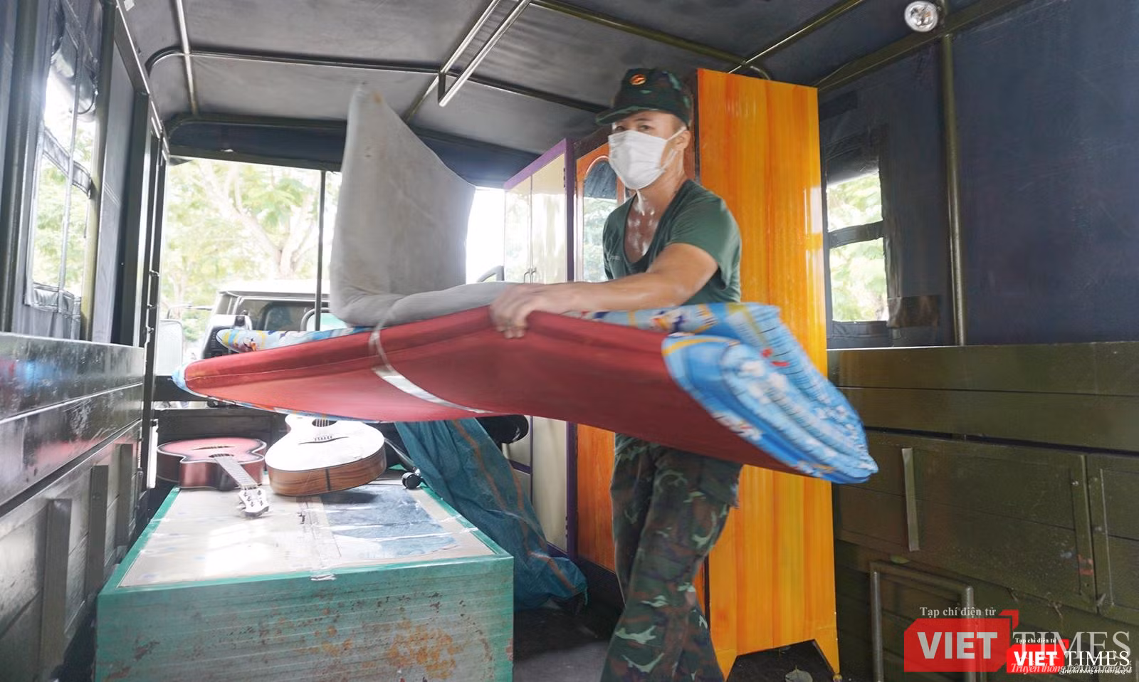 Và vận chuyển đi nơi khác