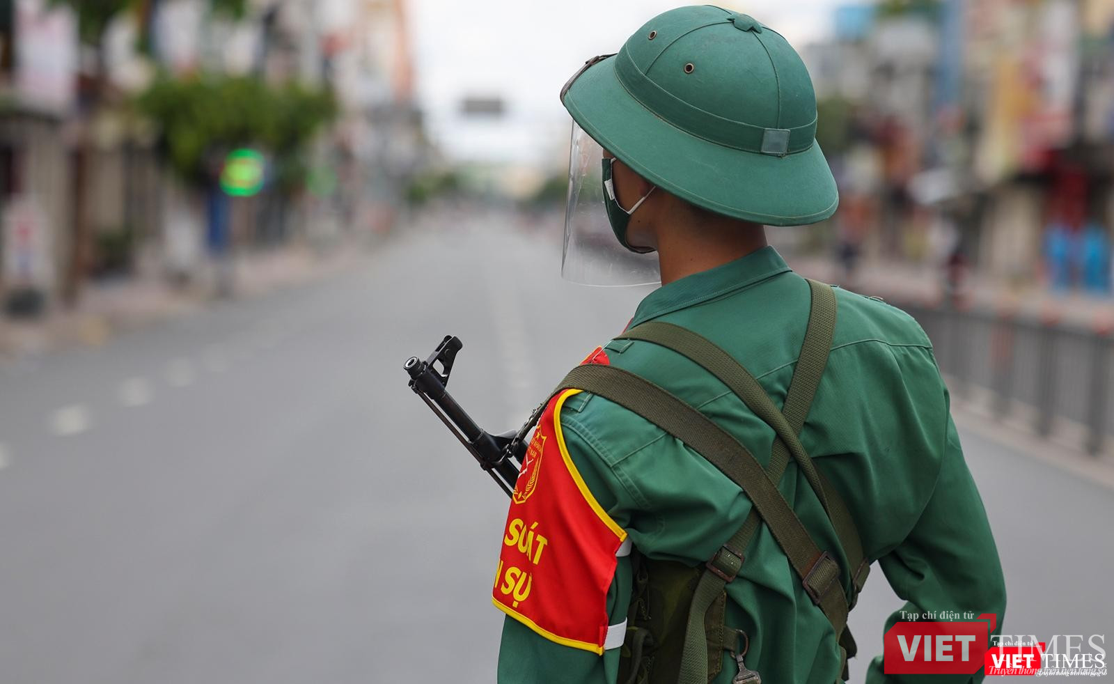 Chiến sĩ làm nhiệm vụ