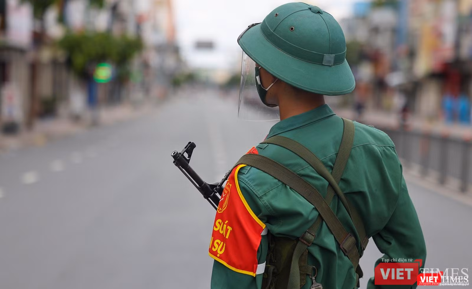 Chiến sĩ làm nhiệm vụ