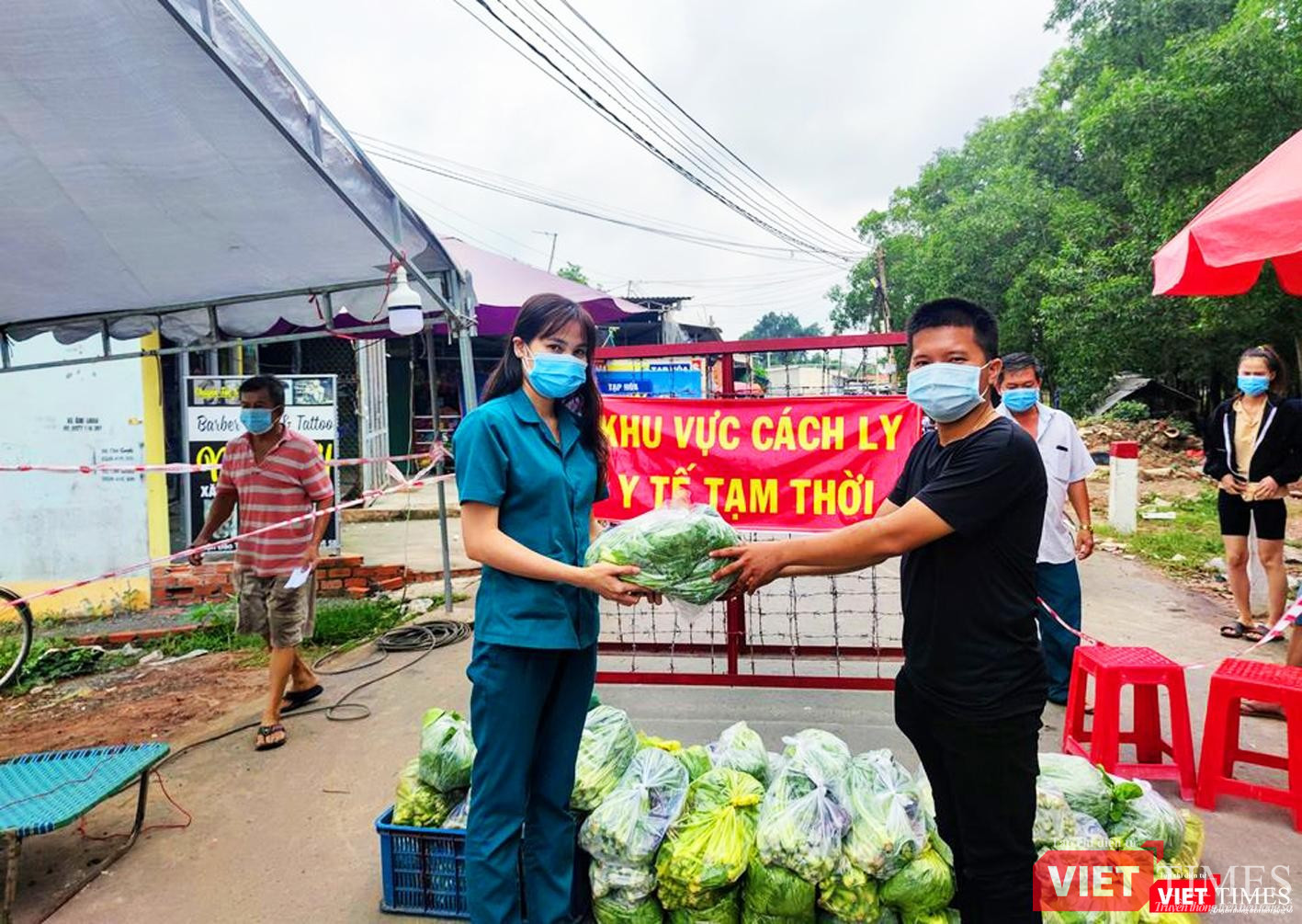 Rau quả Tây Nguyên được chuyển đến các khu cách ly
