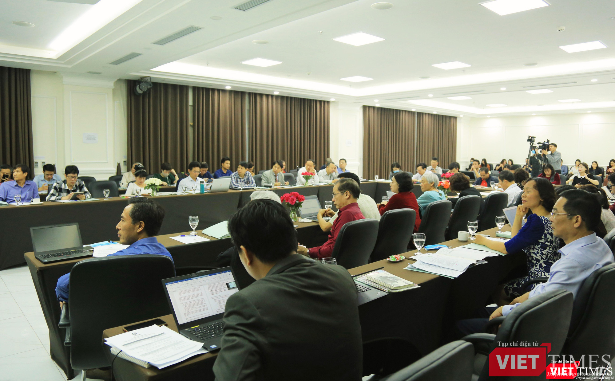 Nhiều đại biểu liên tục đóng góp các ý kiến tâm huyết