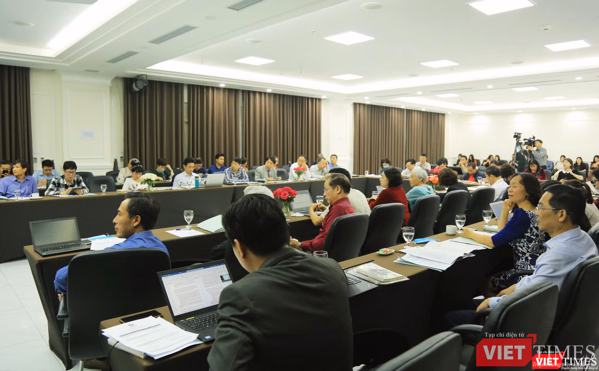 Nhiều đại biểu liên tục đóng góp các ý kiến tâm huyết