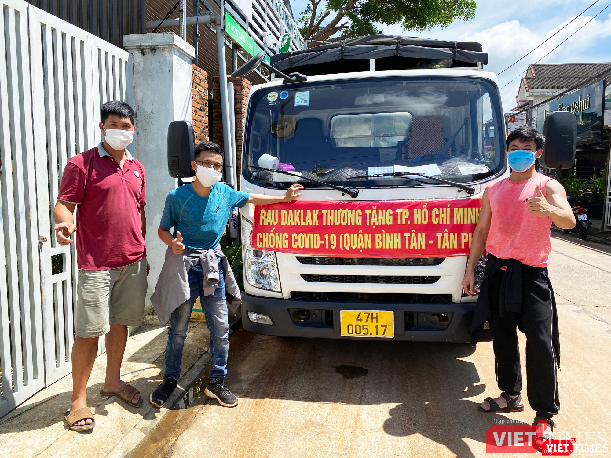 Từ những chuyến xe 5-7 tấn ban đầu ...