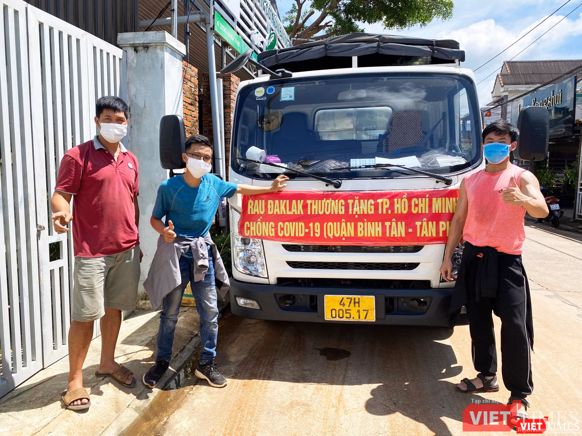 Từ những chuyến xe 5-7 tấn ban đầu ...