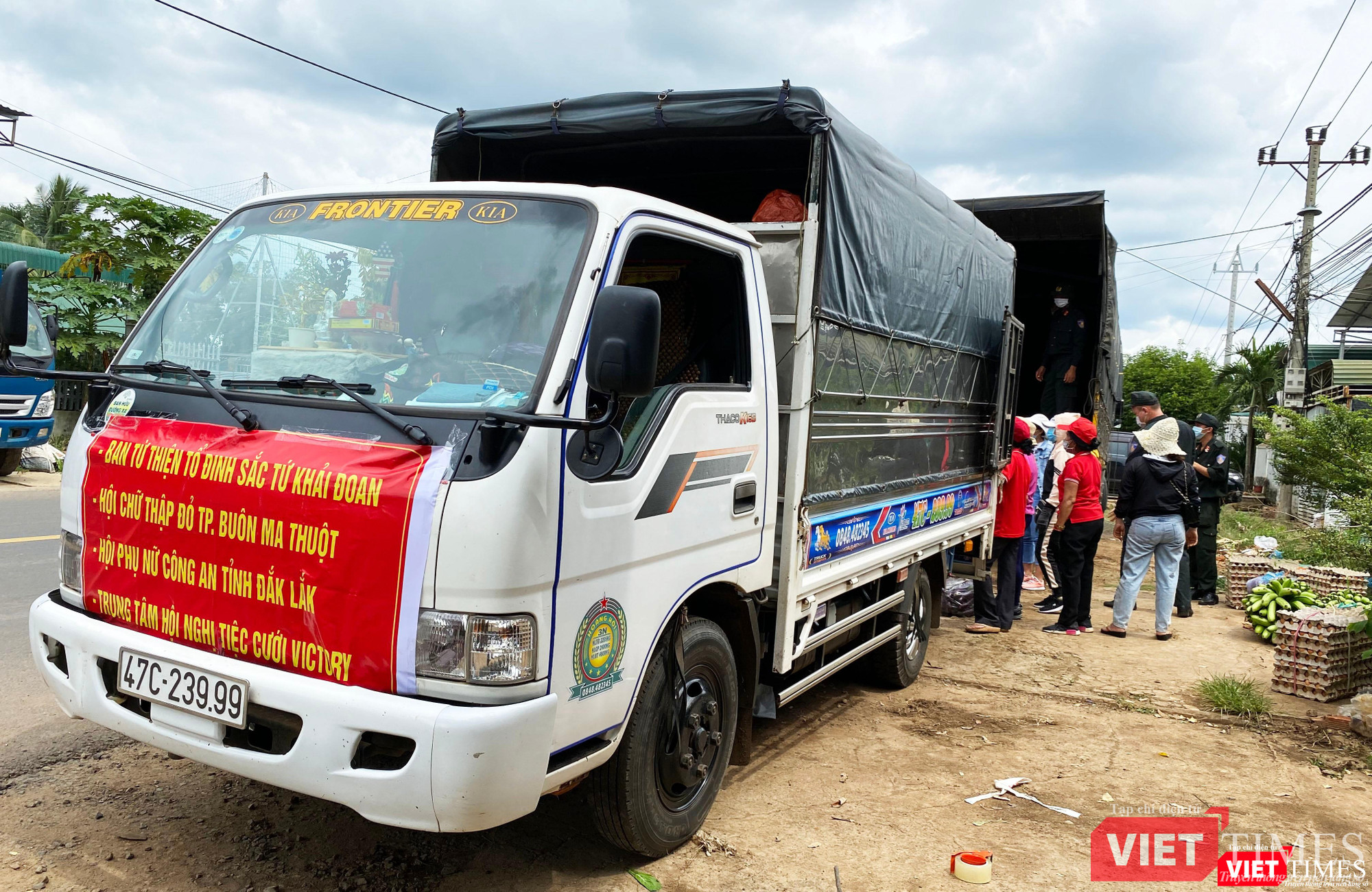 Nhiều lực lượng chung tay đóng góp