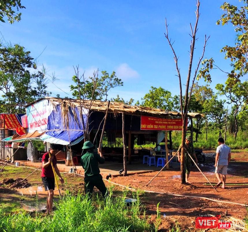 Được sống yên vui, người dân thành thị nhớ chiến sĩ đang trực chiến vất vả