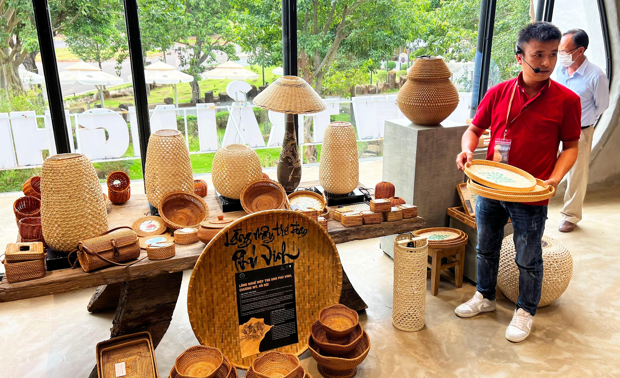 Gian hàng mây tre Phú Vinh