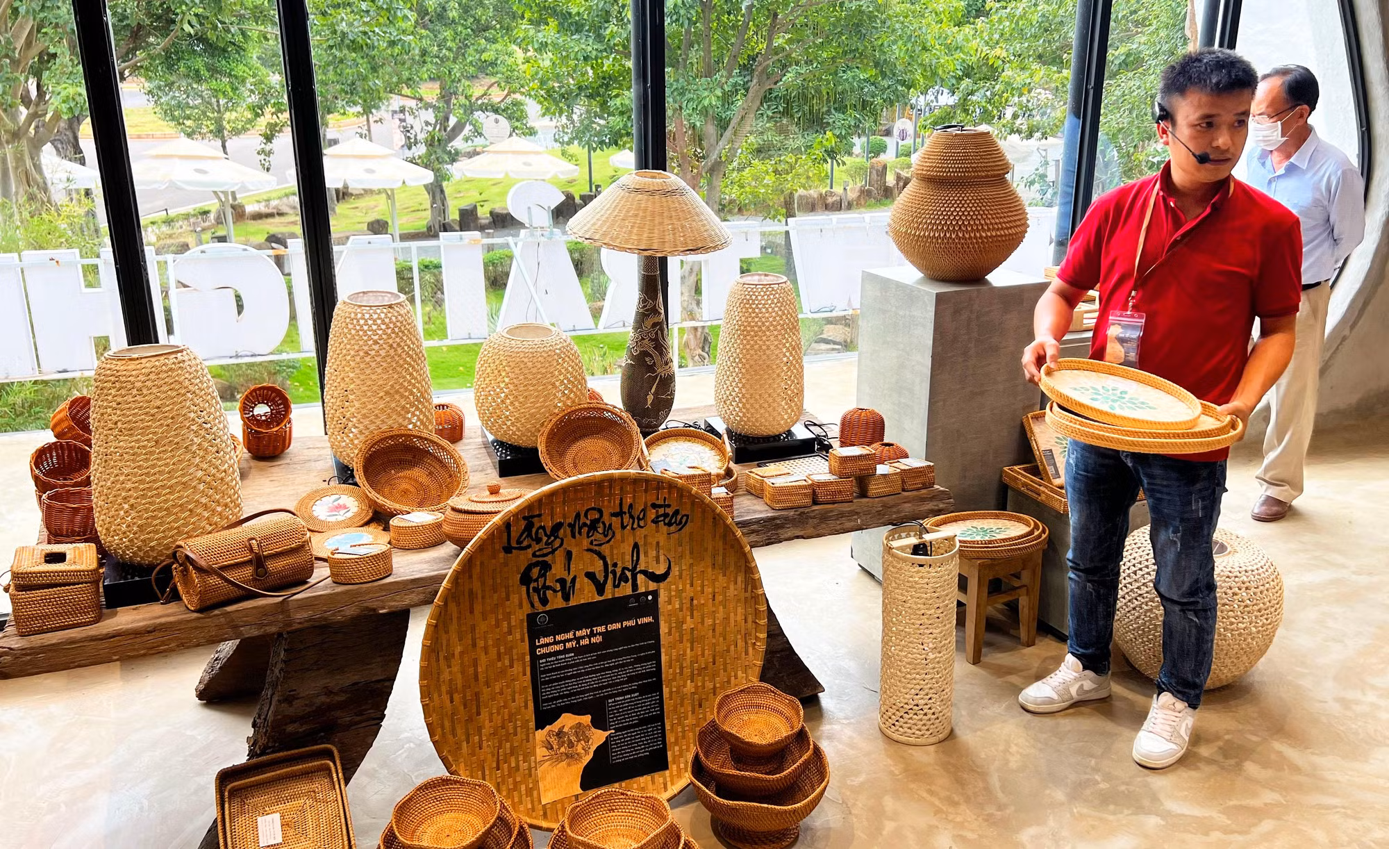 Gian hàng mây tre Phú Vinh