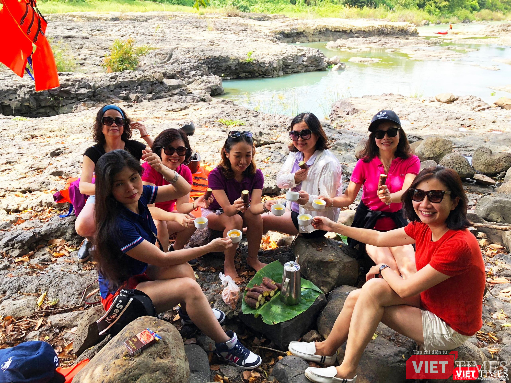 Tại đây, vào lúc này, khoai nướng chè xanh còn ngon hơn cả sơn hào hải vị