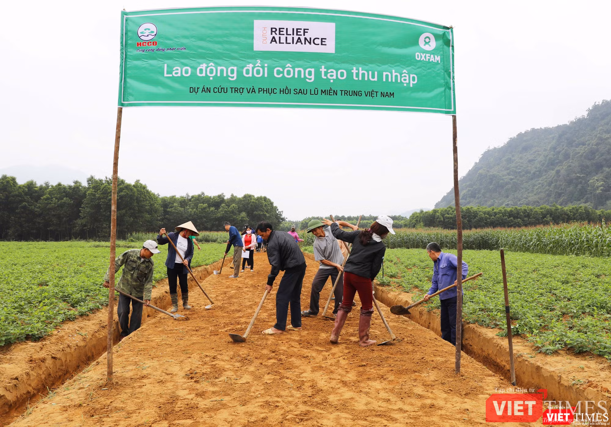 Một trong những cách thức cứu trợ, tái thiết sau bão lũ của OXFAM