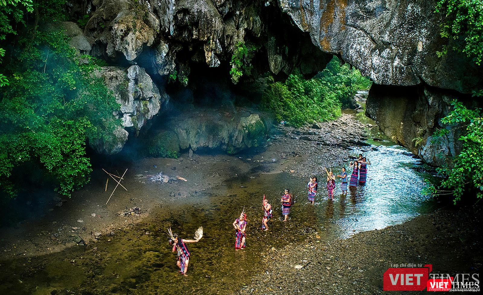 Hang Gợp ngày xưa (ảnh Trọng Khang)